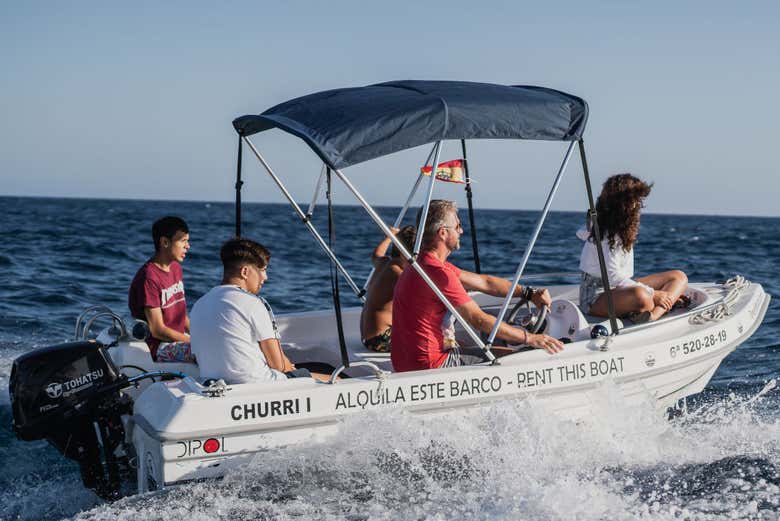 Navegação sem licença saindo da Costa Adeje