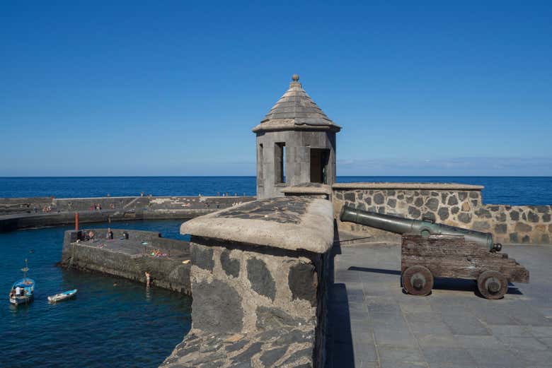 Recordando histórias de piratas em Puerto de la Cruz