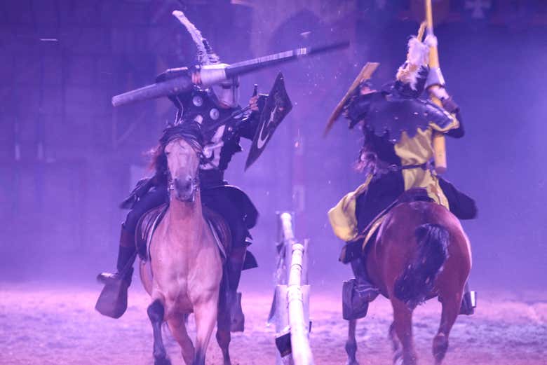 Uma batalha medieval no Castelo de San Miguel