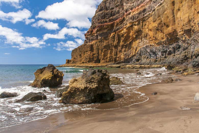 Paisagens da praia vulcânica de Antequera, em Anaga