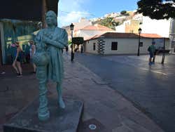 Escultura de Colombo em La Gomera